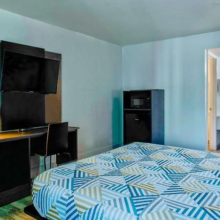 ซูเปอร์ 8 บาย วินด์แฮม ทูซอน/อีสต์/ดีเอ็มเอเอฟ แอเรีย Hotel ภายนอก รูปภาพ