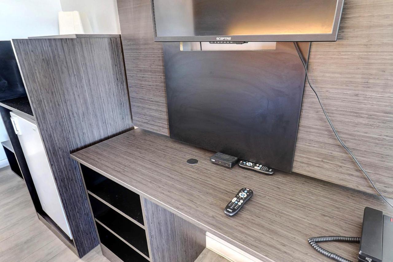 ซูเปอร์ 8 บาย วินด์แฮม ทูซอน/อีสต์/ดีเอ็มเอเอฟ แอเรีย Hotel ภายนอก รูปภาพ