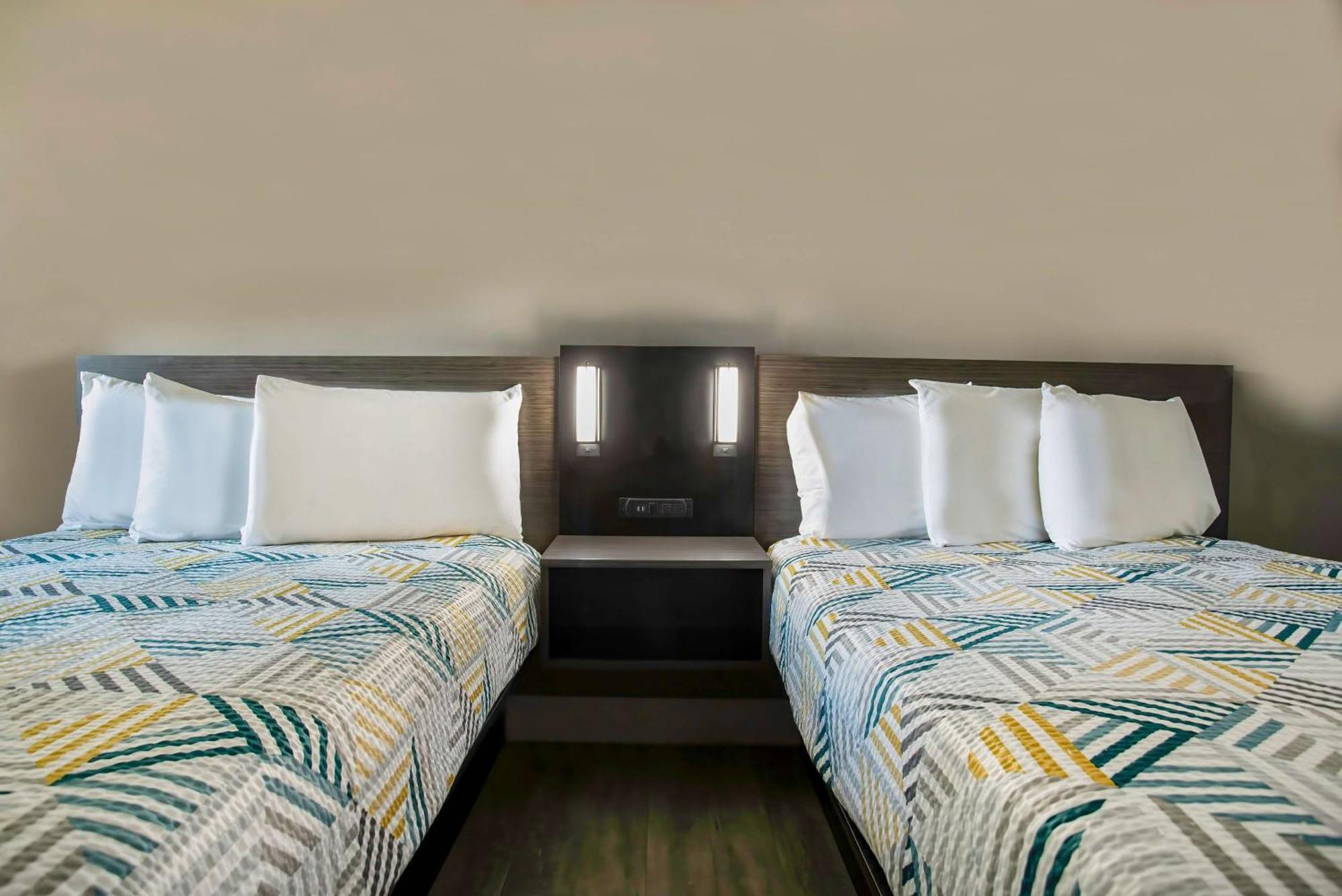 ซูเปอร์ 8 บาย วินด์แฮม ทูซอน/อีสต์/ดีเอ็มเอเอฟ แอเรีย Hotel ภายนอก รูปภาพ
