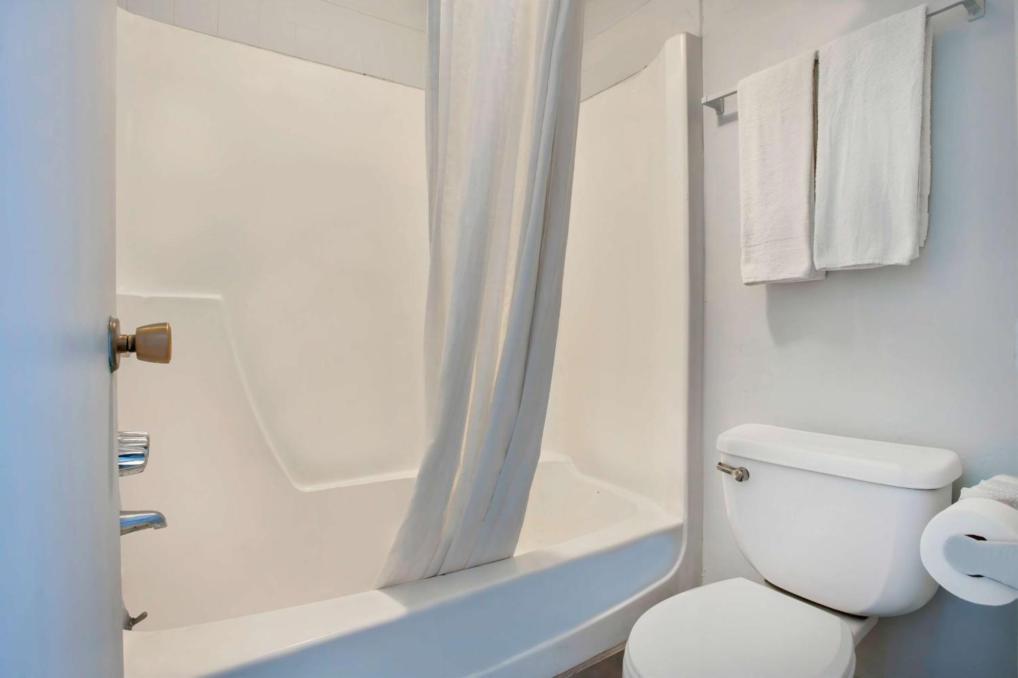 ซูเปอร์ 8 บาย วินด์แฮม ทูซอน/อีสต์/ดีเอ็มเอเอฟ แอเรีย Hotel ภายนอก รูปภาพ