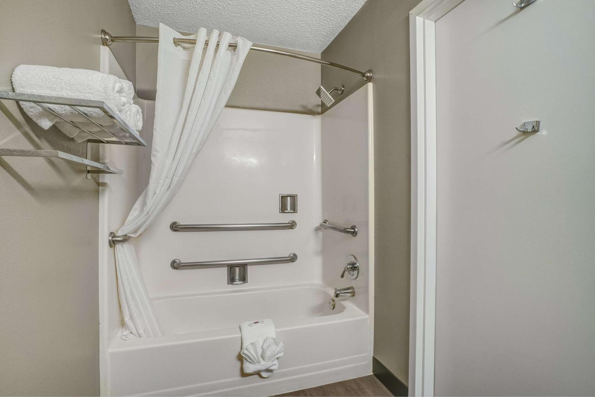 ซูเปอร์ 8 บาย วินด์แฮม ทูซอน/อีสต์/ดีเอ็มเอเอฟ แอเรีย Hotel ภายนอก รูปภาพ