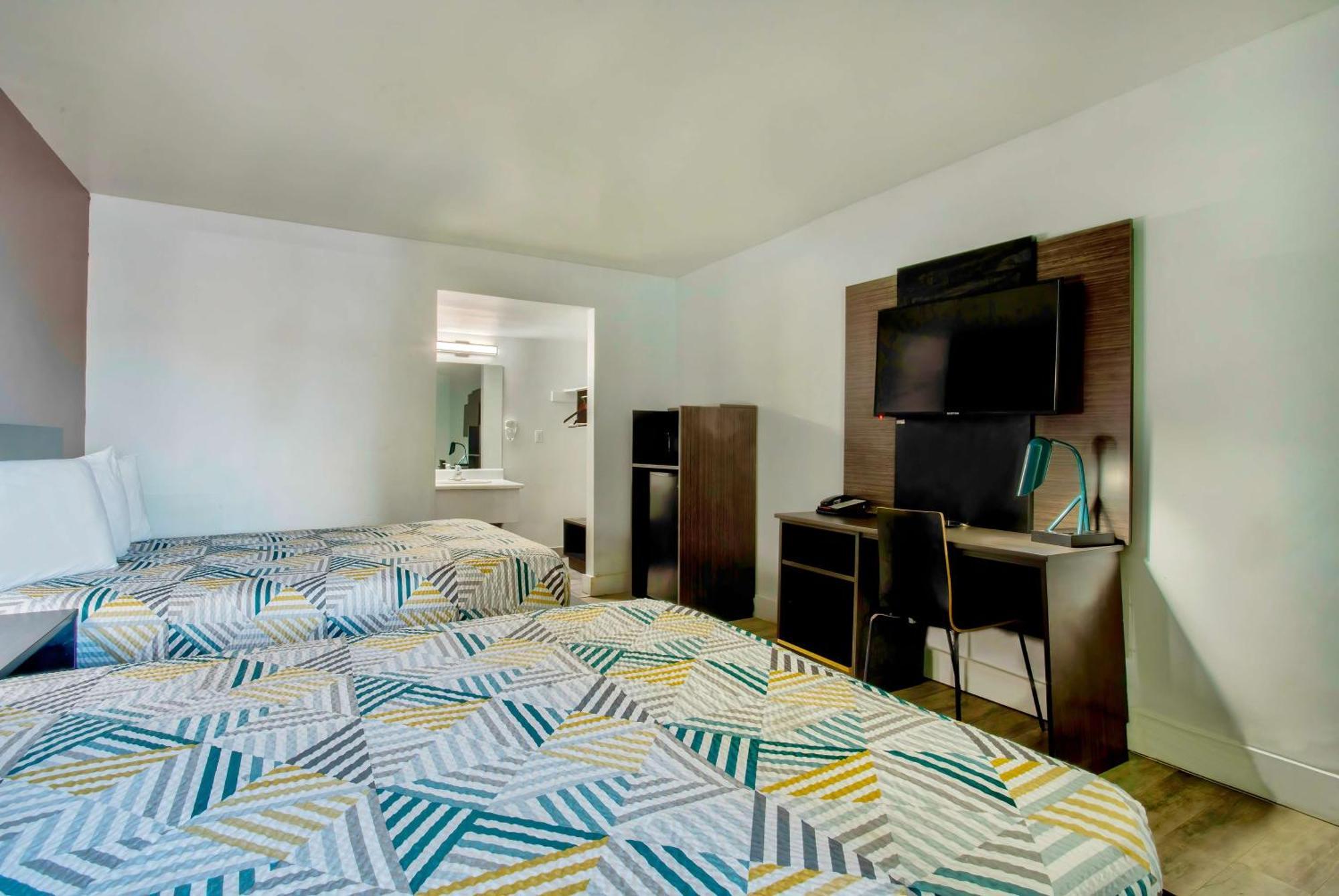 ซูเปอร์ 8 บาย วินด์แฮม ทูซอน/อีสต์/ดีเอ็มเอเอฟ แอเรีย Hotel ภายนอก รูปภาพ